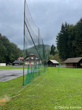 Sanacija dotrajane lovilne mreže na športnem igrišču Loke v Tuhinju (1)